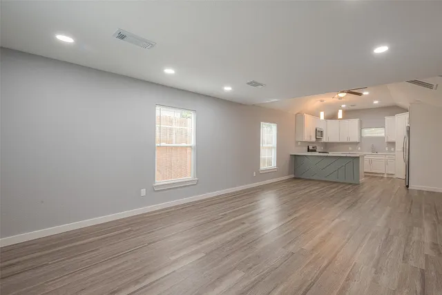 $1,895 | 2725 Avenue F, Unit RR, Rosenberg, TX 77471