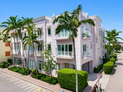 $888,000 | 12 Southeast 1st Avenue, Unit 201, Delray Beach, FL 33444