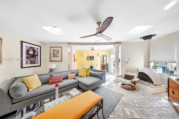 $6,900 | 1840 Tigertail Avenue, Miami, FL 33133