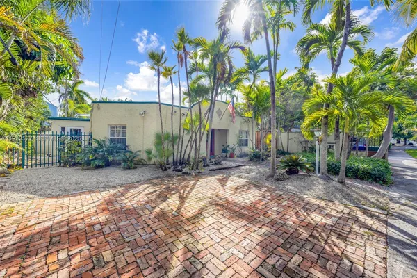 $6,900 | 1840 Tigertail Avenue, Miami, FL 33133