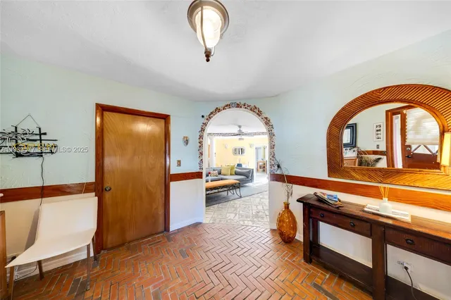 $7,500 | 1840 Tigertail Avenue, Miami, FL 33133