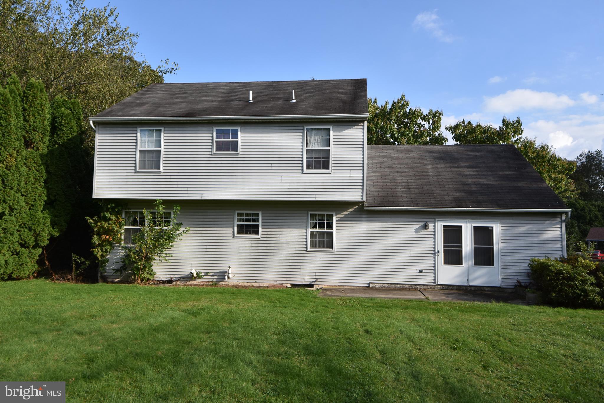 1002 West Orvilla Road Hatfield, PA 19440 - Photo 2 of 25 Gallery Image 2