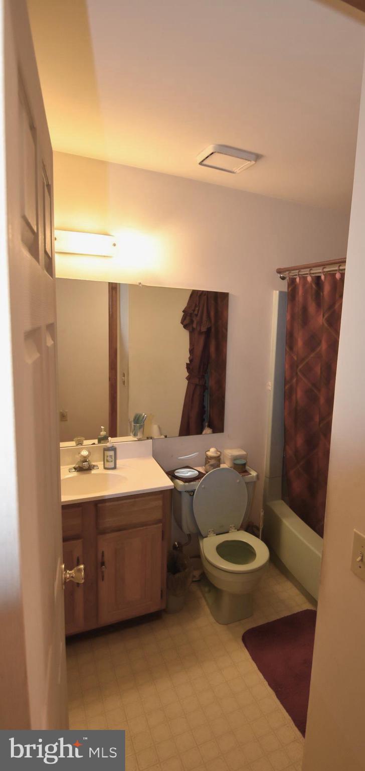 1002 West Orvilla Road Hatfield, PA 19440 - Photo 17 of 25 Hall Bathroom