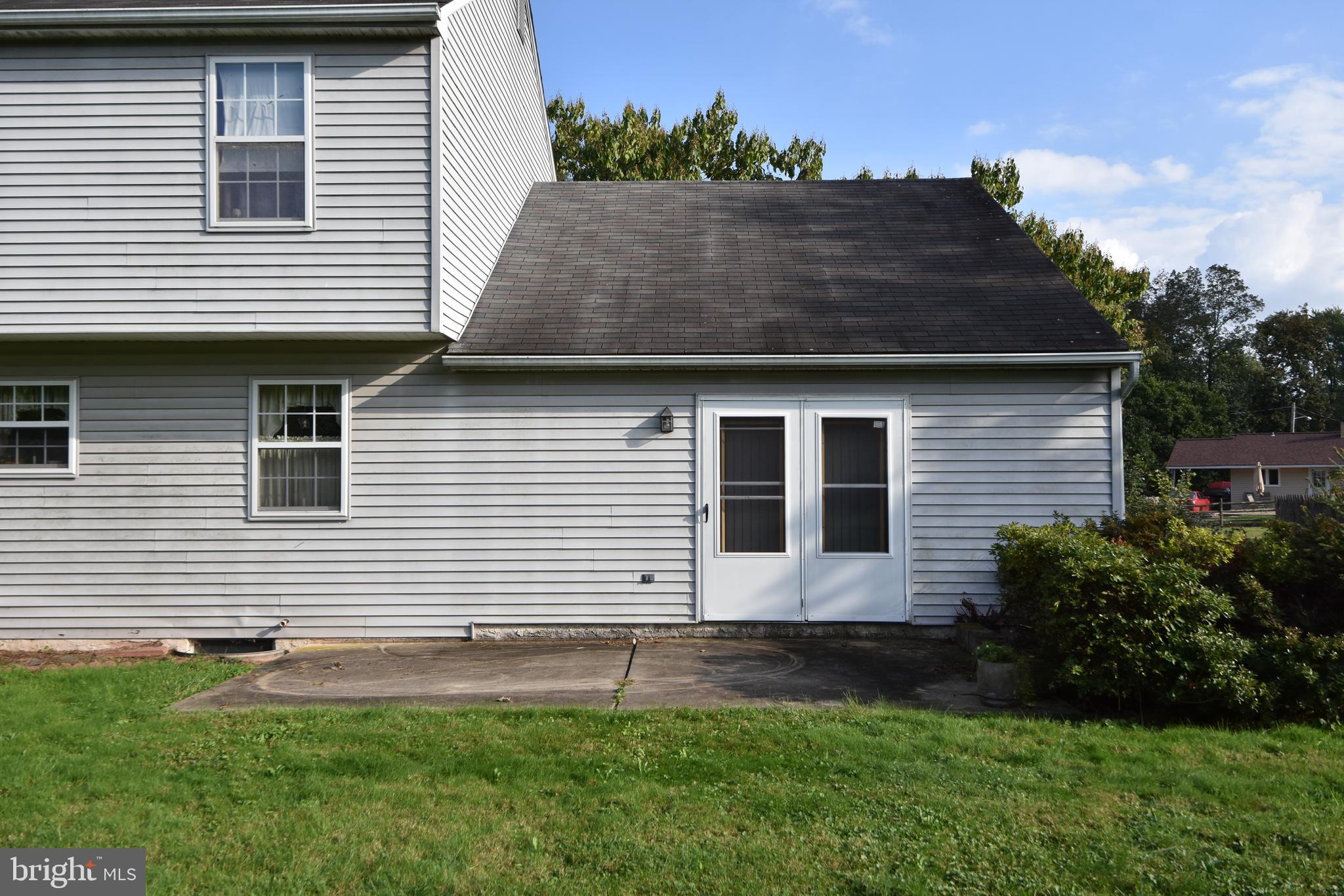 1002 West Orvilla Road Hatfield, PA 19440 - Photo 3 of 25 Gallery Image 3