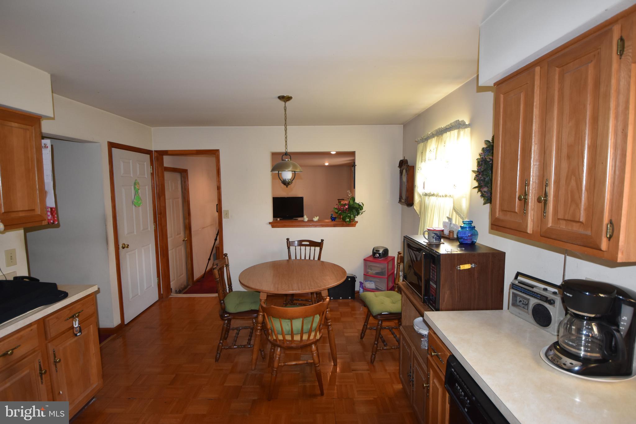1002 West Orvilla Road Hatfield, PA 19440 - Photo 9 of 25 Kitchen