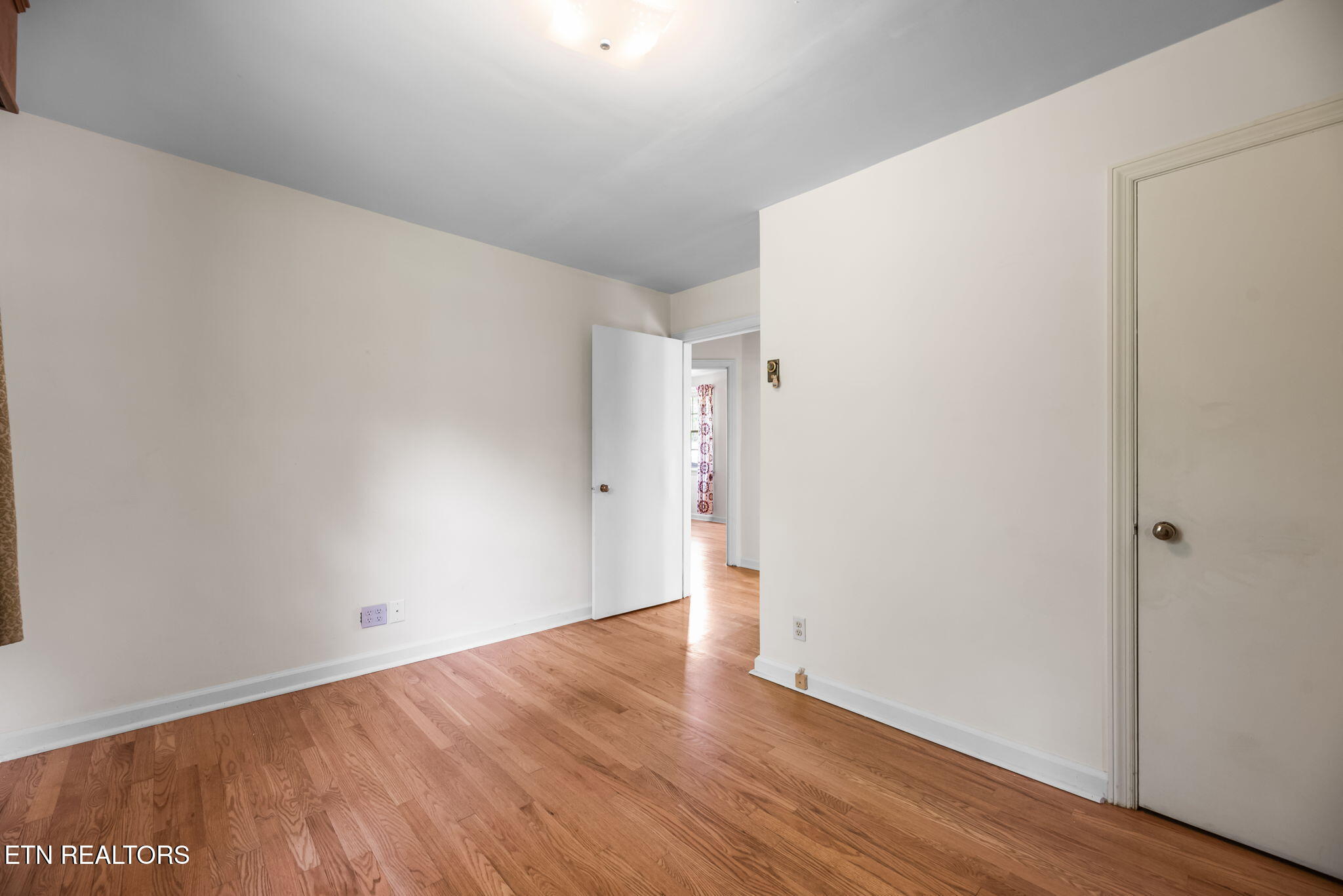 6109 Magazine Road Knoxville, TN 37920 - Photo 12 of 30 12 Bedroom 3 or Den or Dining Room