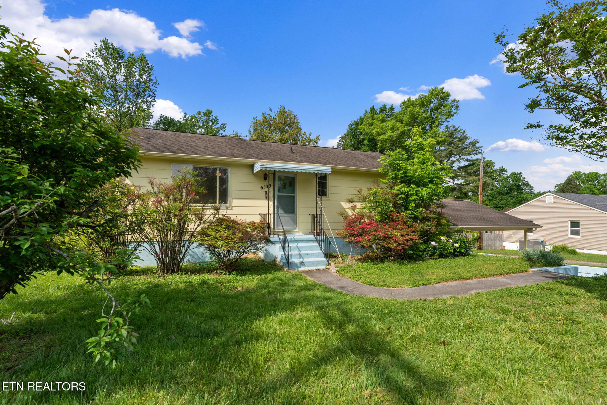 6109 Magazine Road Knoxville, TN 37920 - Photo 3 of 30 03 Home From Left Front