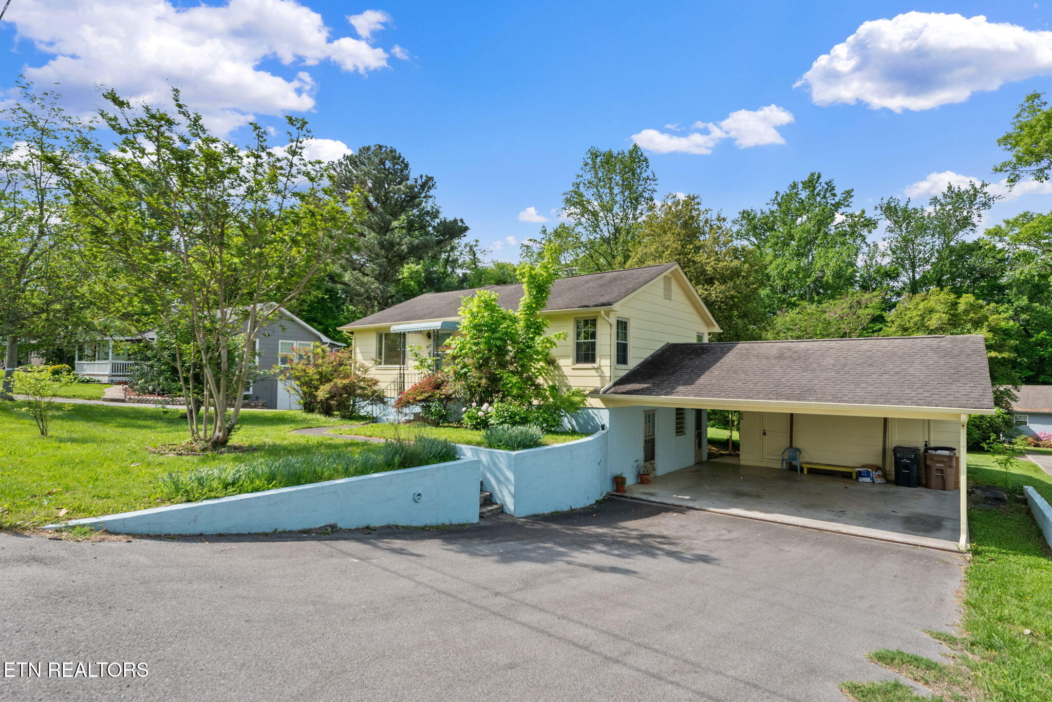 6109 Magazine Road Knoxville, TN 37920 - Photo 4 of 30 04 Home From Right Front w Carport