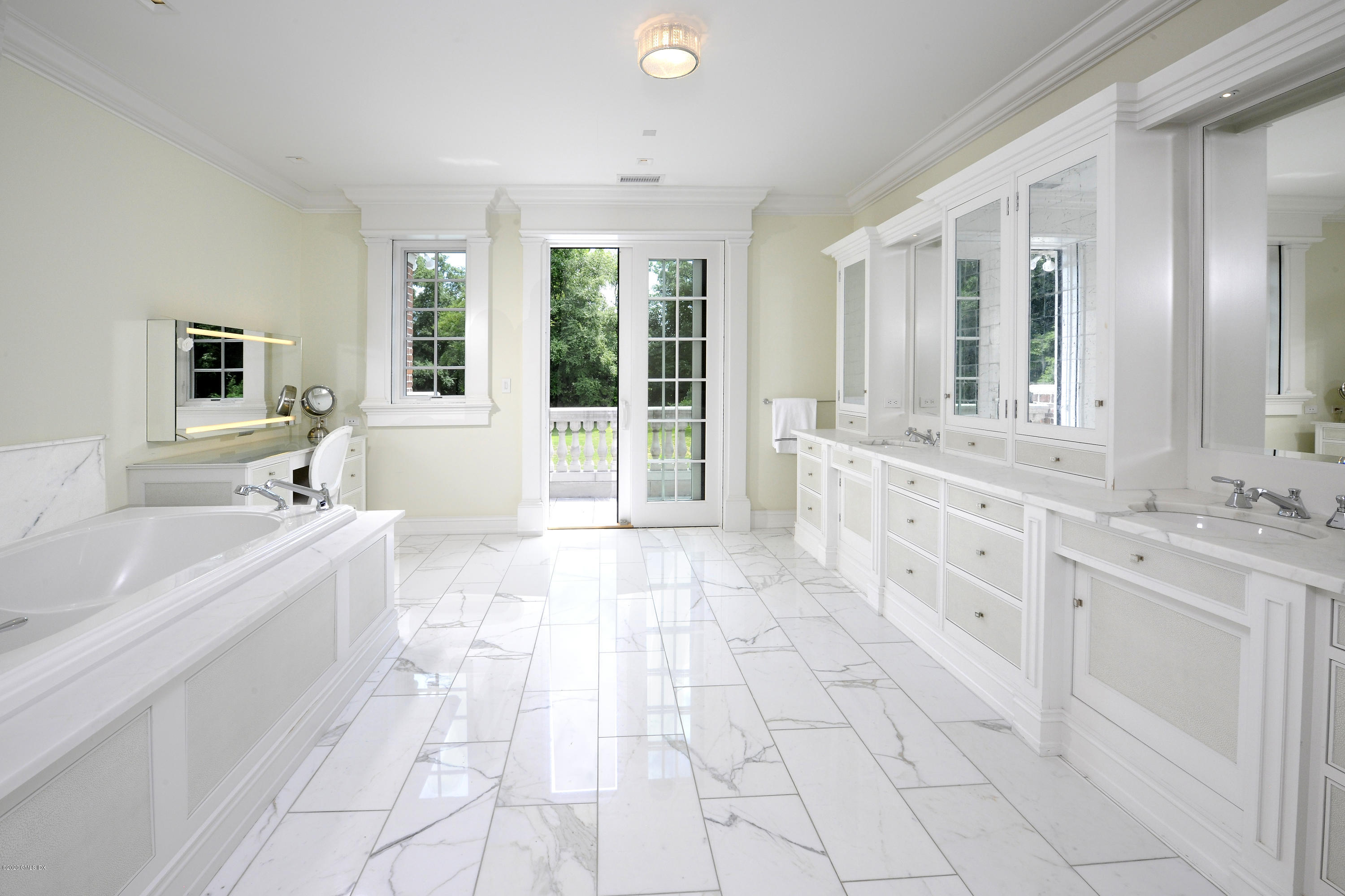 29 Doubling Road Greenwich, CT 06830 - Photo 18 of 26 MASTER BATHROOM