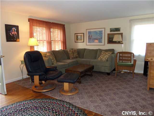 7750 Morgan Road Van Buren, NY 13027 - Photo 5 of 22 Living Room