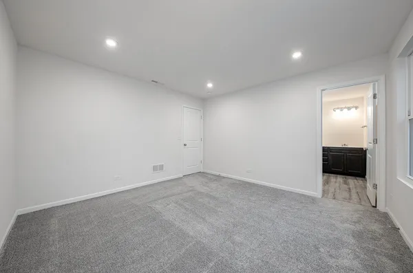 $3,200 | 535 Watercress Drive, Unit 535, Aurora, IL 60504