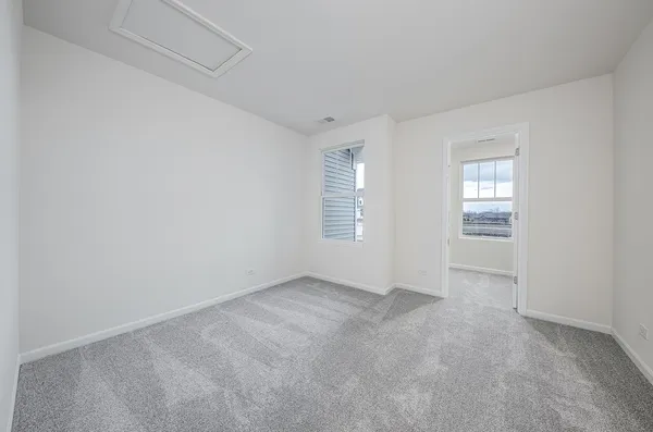 $3,200 | 535 Watercress Drive, Unit 535, Aurora, IL 60504