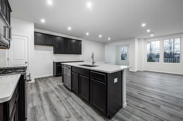 $3,200 | 535 Watercress Drive, Unit 535, Aurora, IL 60504