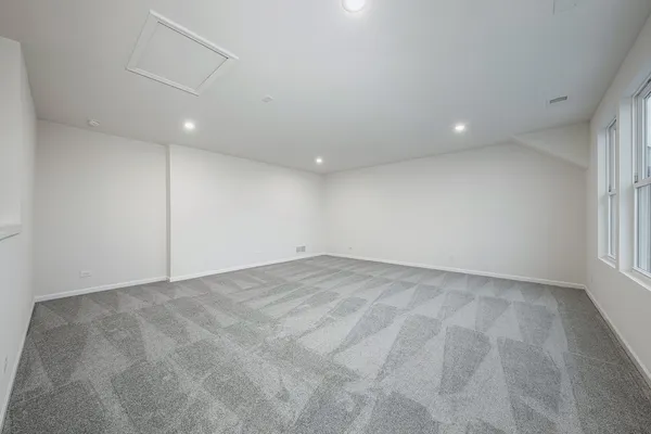 $3,200 | 535 Watercress Drive, Unit 535, Aurora, IL 60504