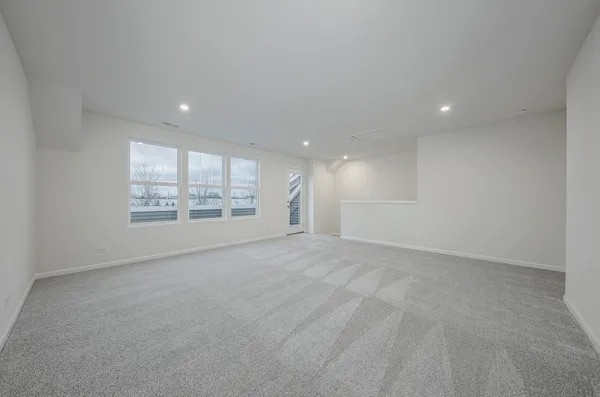 $3,200 | 535 Watercress Drive, Unit 535, Aurora, IL 60504