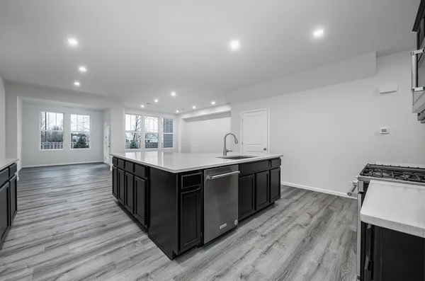 $3,200 | 535 Watercress Drive, Unit 535, Aurora, IL 60504