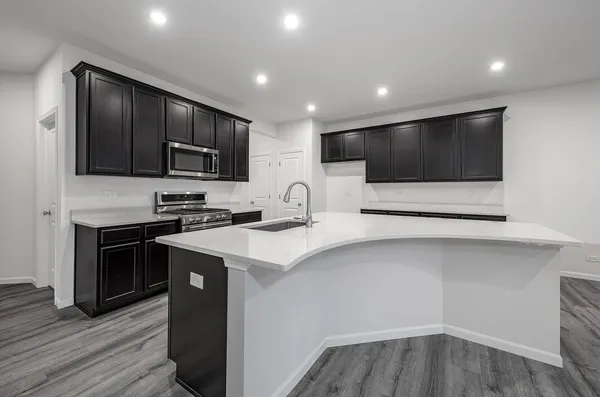 $3,200 | 535 Watercress Drive, Unit 535, Aurora, IL 60504