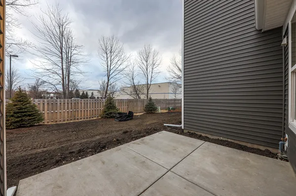 $3,200 | 535 Watercress Drive, Unit 535, Aurora, IL 60504