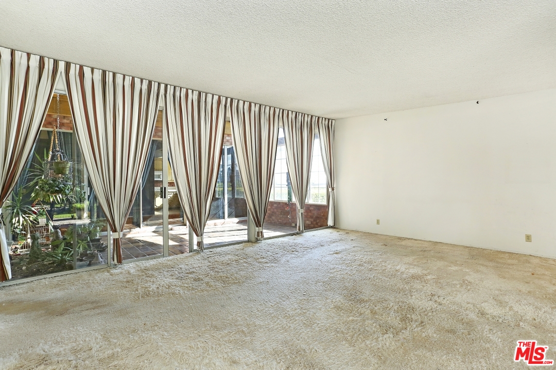 3703 Castlerock Road Malibu, CA 90265 - Photo 12 of 19 Gallery Image 12