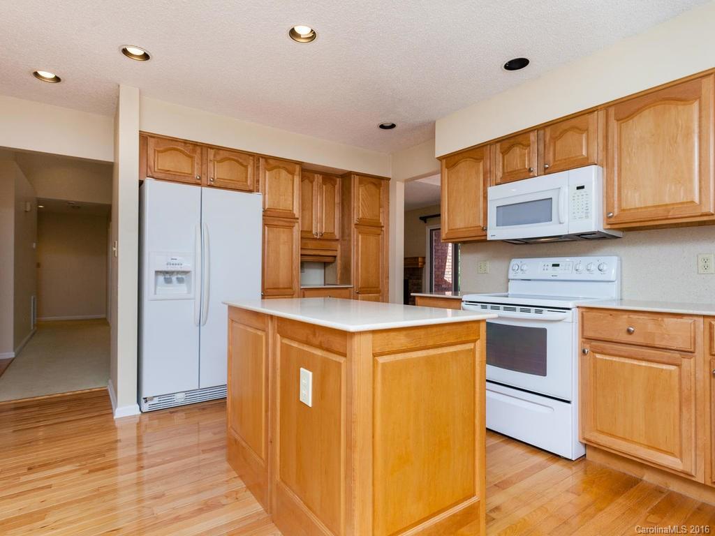 52 Bee Ridge Road Asheville, NC 28803 - Photo 11 of 24 Gallery Image 11