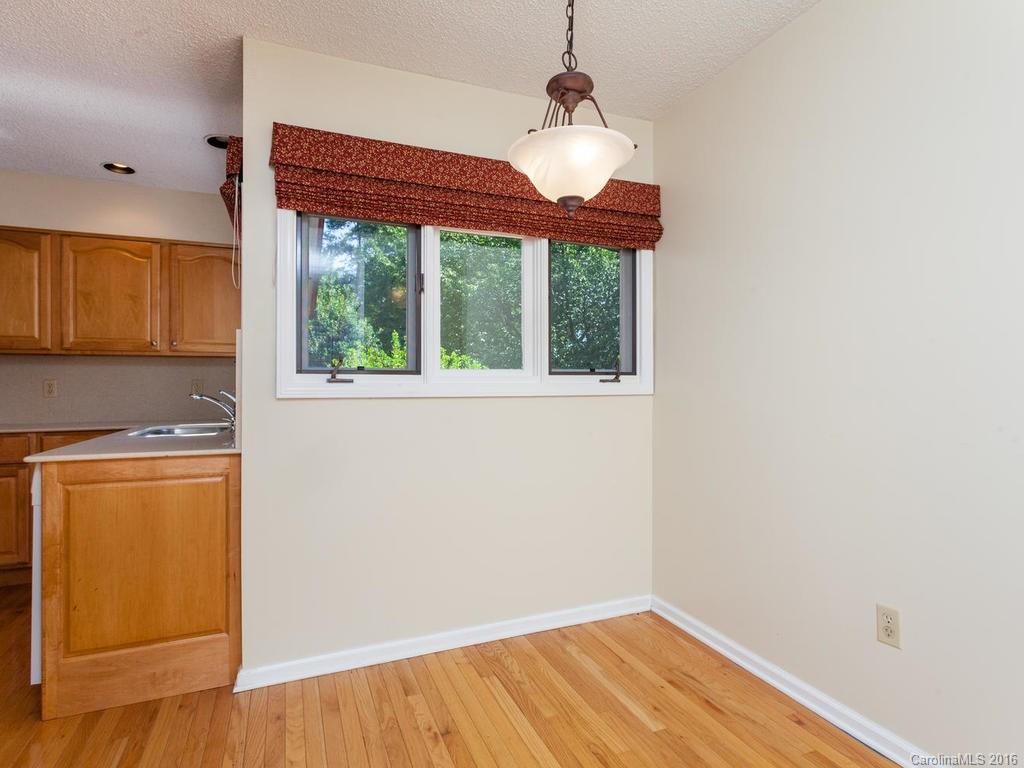 52 Bee Ridge Road Asheville, NC 28803 - Photo 12 of 24 Gallery Image 12