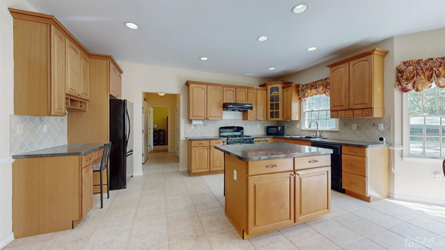 39 Homestead Road Edison, NJ 08820 - Photo 11 of 41 Gallery Image 11