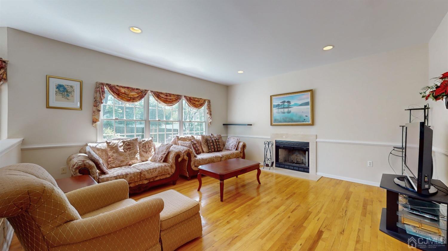 39 Homestead Road Edison, NJ 08820 - Photo 4 of 41 Gallery Image 4