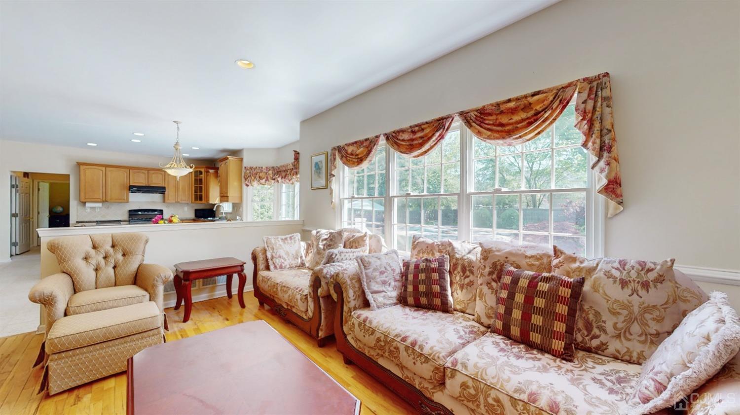 39 Homestead Road Edison, NJ 08820 - Photo 5 of 41 Gallery Image 5