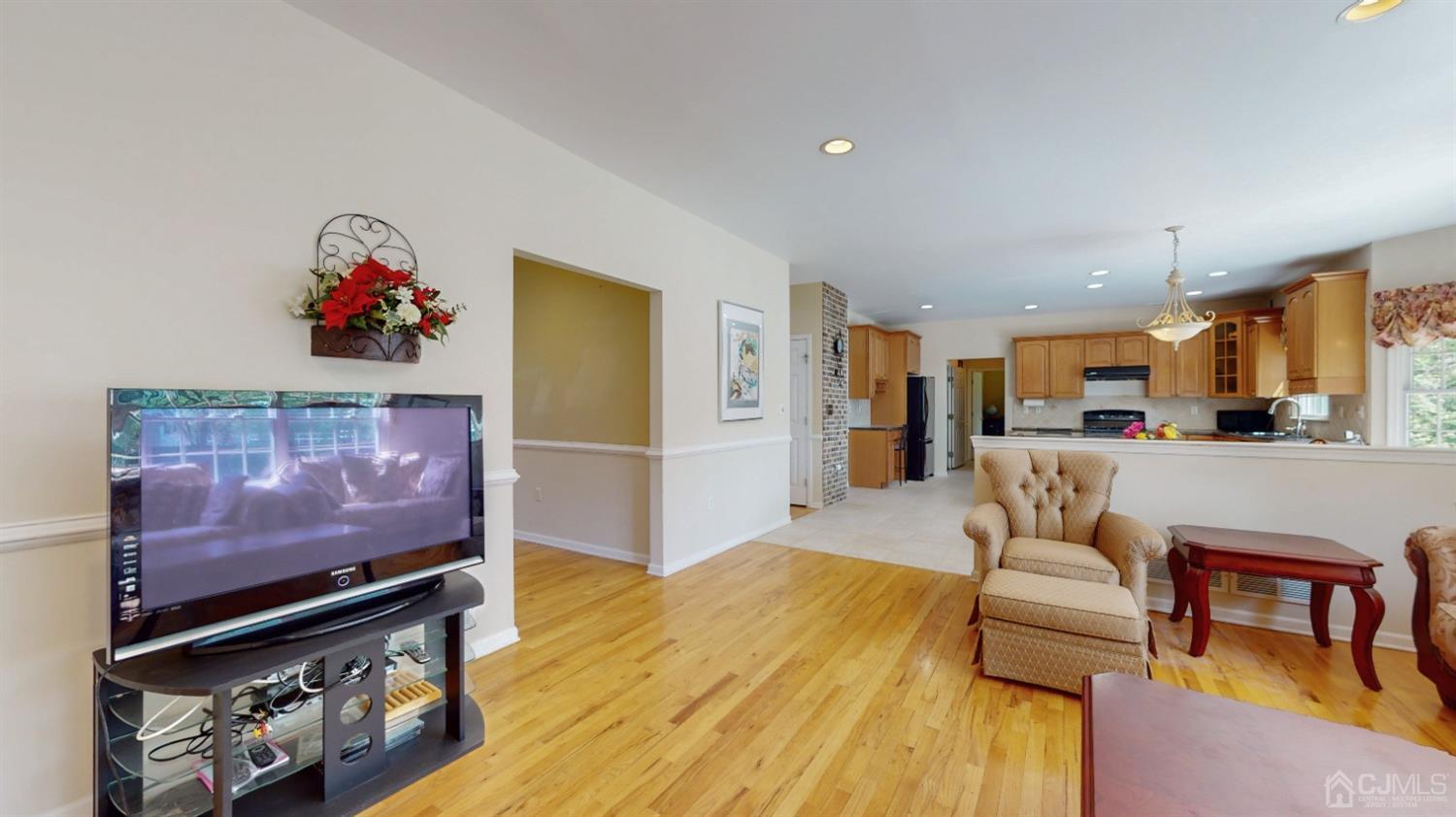 39 Homestead Road Edison, NJ 08820 - Photo 6 of 41 Gallery Image 6
