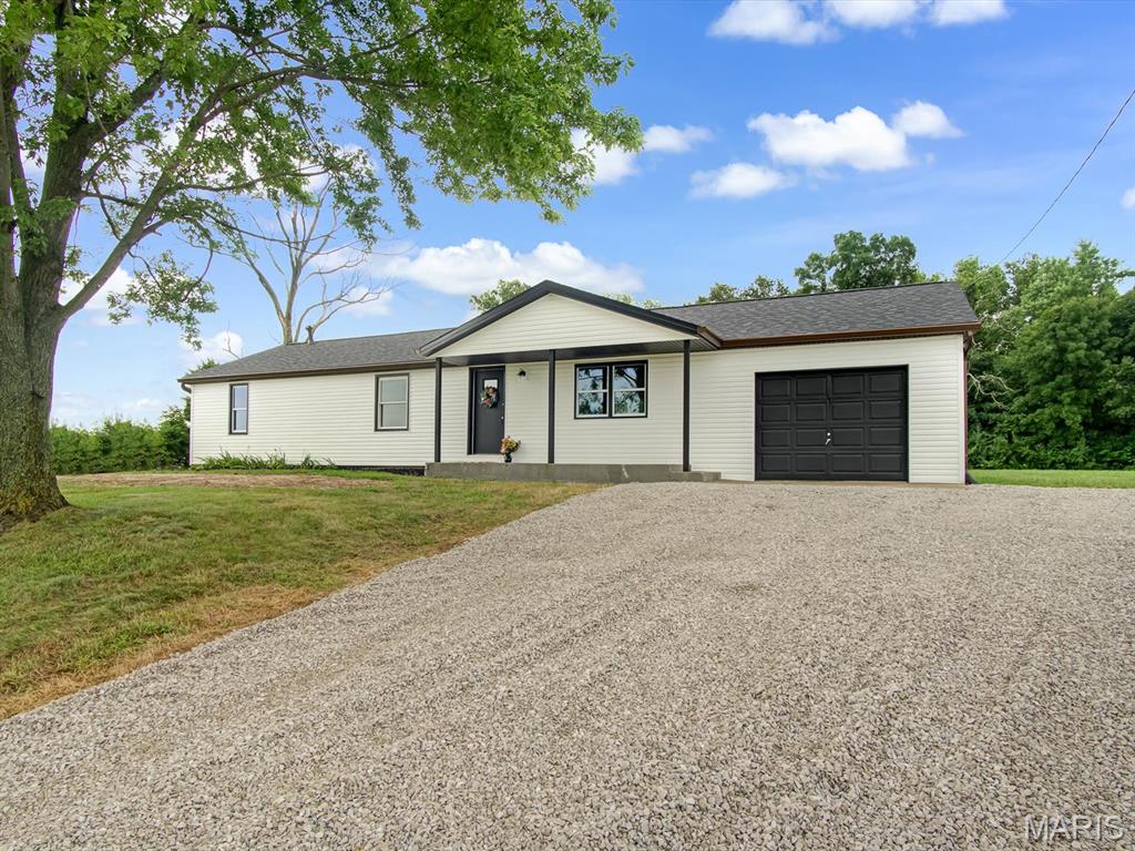 3342 Kk Road Waterloo, IL 62298 - Photo 2 of 28