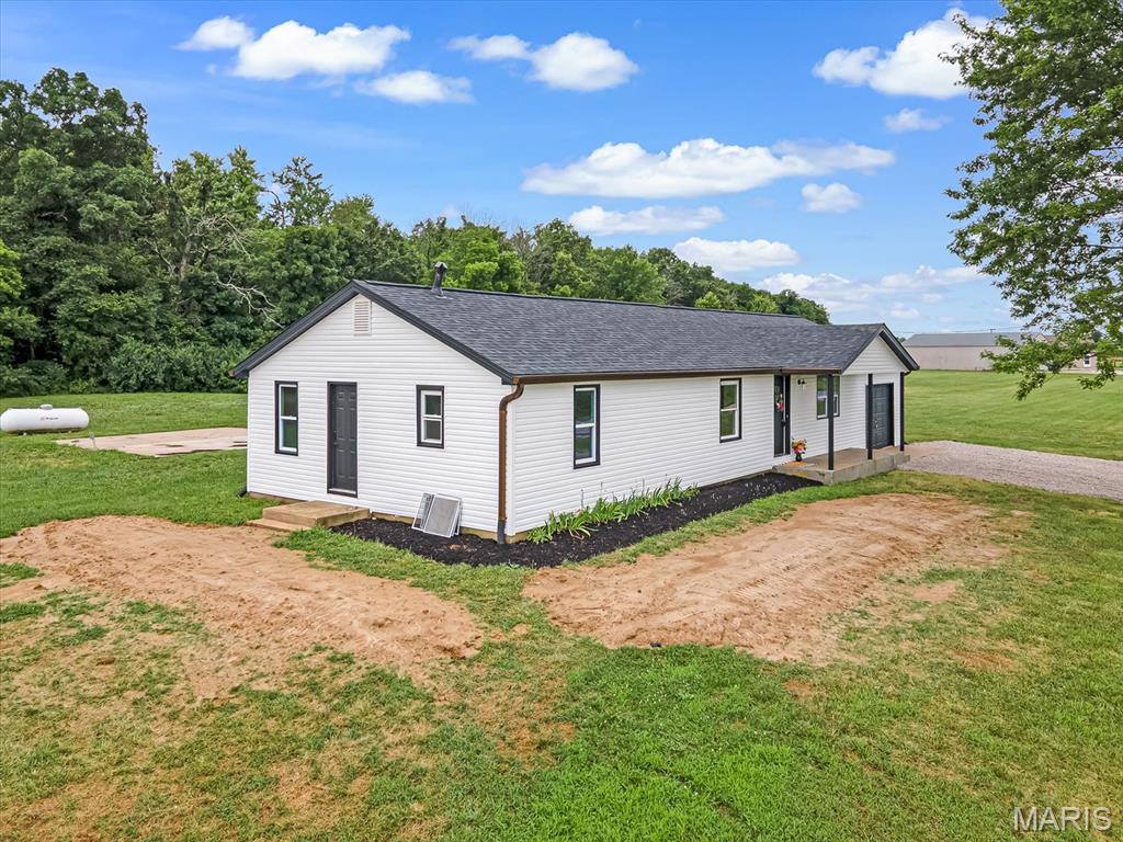 3342 Kk Road Waterloo, IL 62298 - Photo 3 of 28