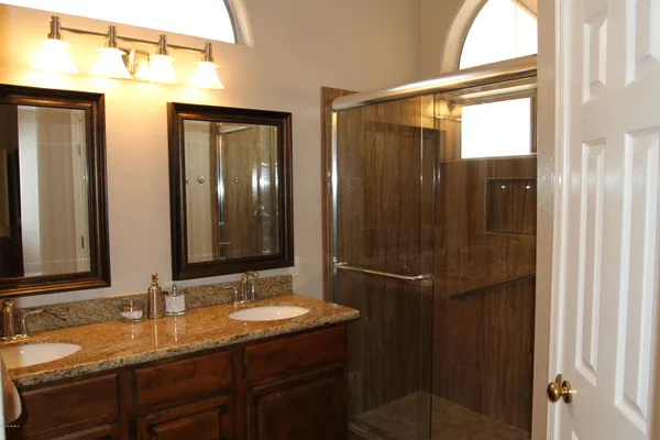 $2,595 | 26422 North 43rd Place, Phoenix, AZ 85050