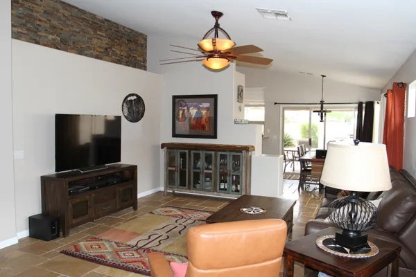 $2,595 | 26422 North 43rd Place, Phoenix, AZ 85050