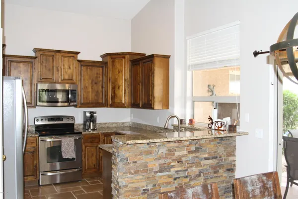 $2,595 | 26422 North 43rd Place, Phoenix, AZ 85050