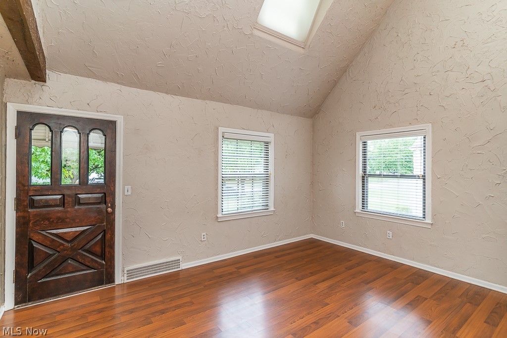 1663 Edgefield Road Lyndhurst, OH 44124 - Photo 2 of 33