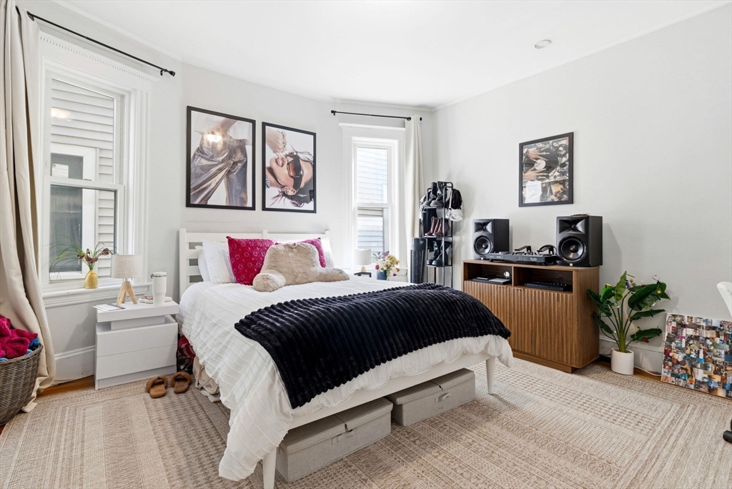 225 L Street, Unit 2 Boston, MA 02127 - Photo 4 of 12