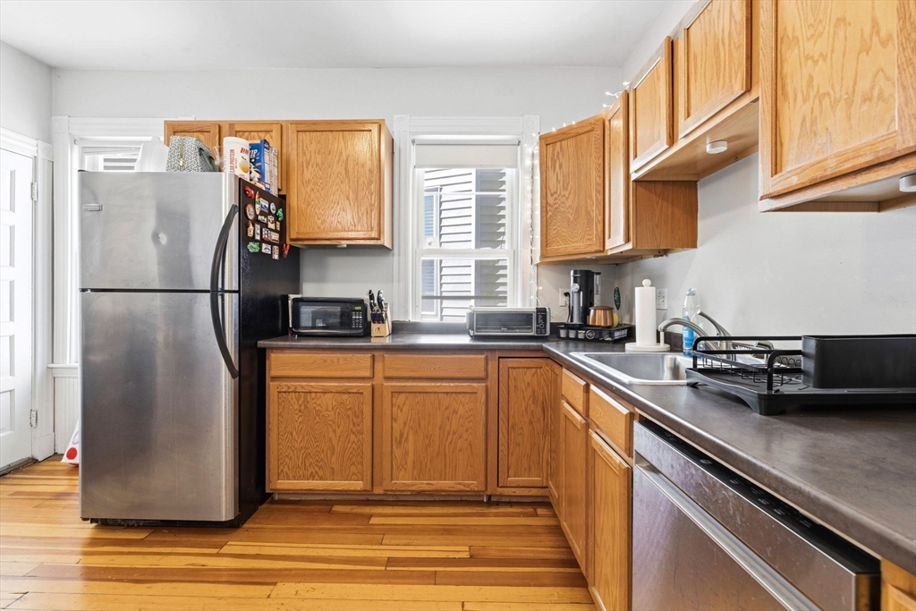 225 L Street, Unit 2 Boston, MA 02127 - Photo 8 of 12