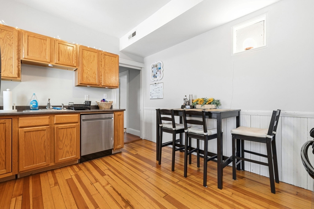 225 L Street, Unit 2 Boston, MA 02127 - Photo 9 of 12