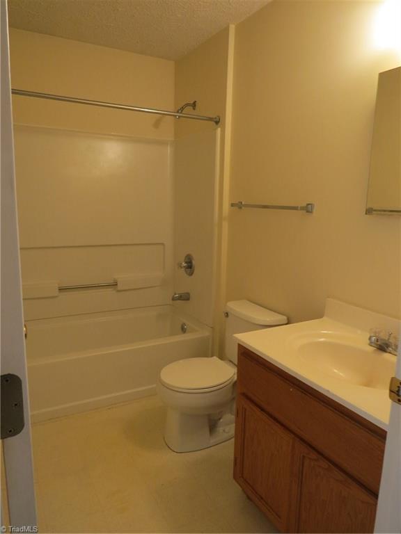3112 Triangle Lake Road High Point, NC 27260 - Photo 12 of 16 Gallery Image 12