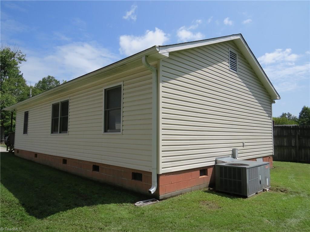 3112 Triangle Lake Road High Point, NC 27260 - Photo 5 of 16 Gallery Image 5
