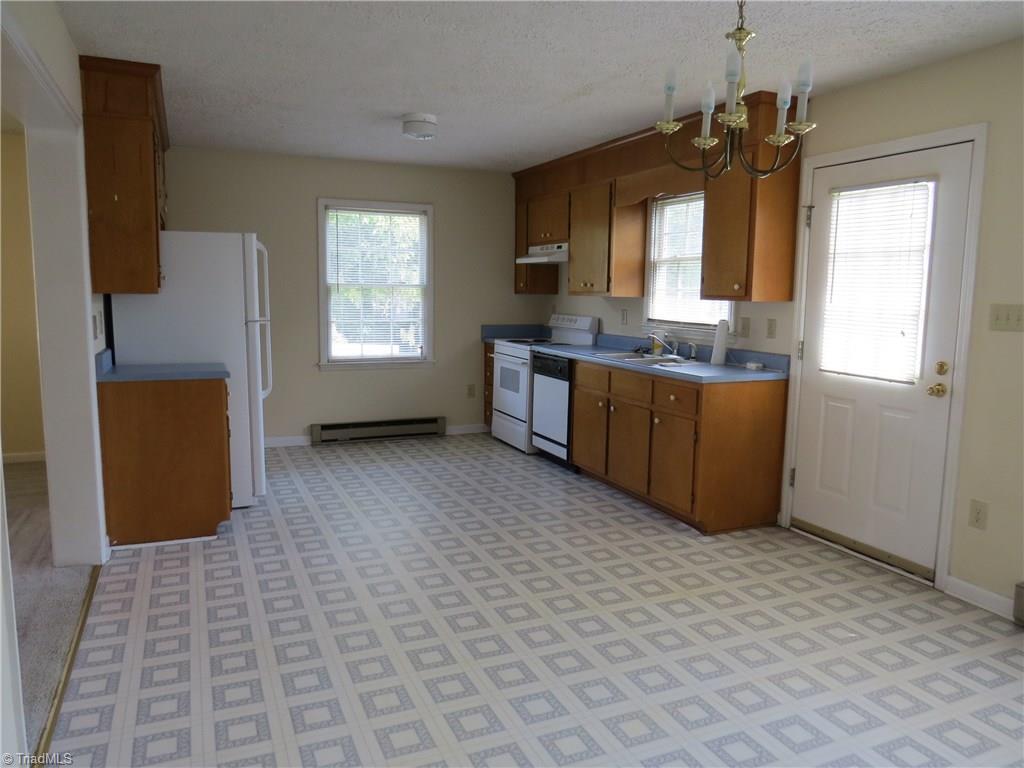 3112 Triangle Lake Road High Point, NC 27260 - Photo 9 of 16 Gallery Image 9