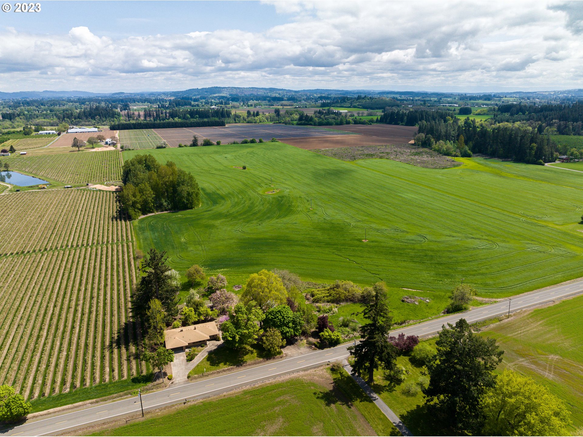 6300 Southwest Minter Bridge Road Hillsboro, OR 97123 - Photo 5 of 32 a view of a city