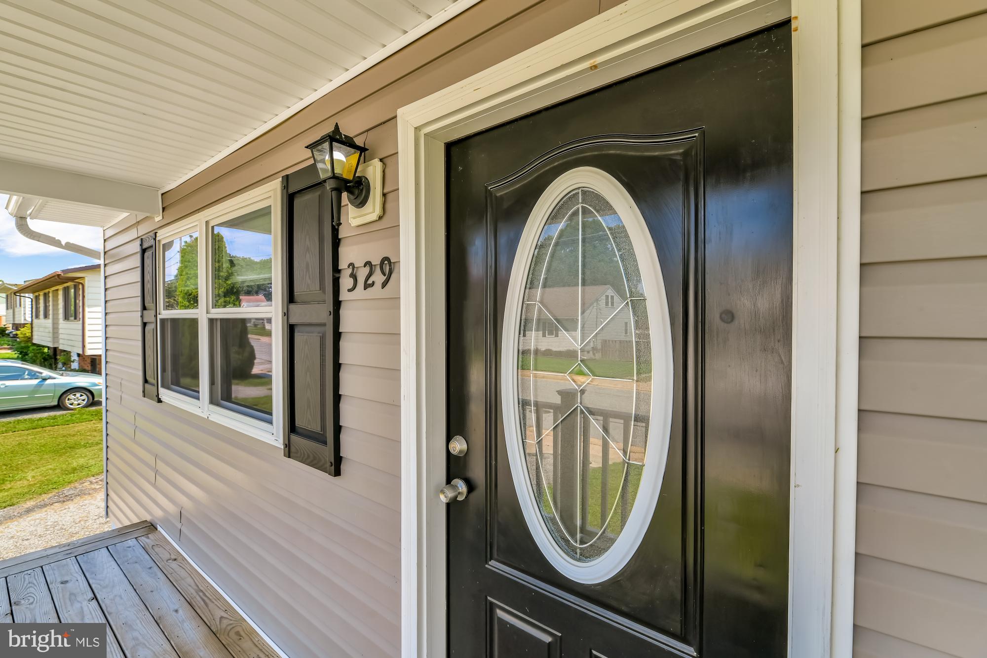 329 Poplar Road Baltimore, MD 21221 - Photo 3 of 30