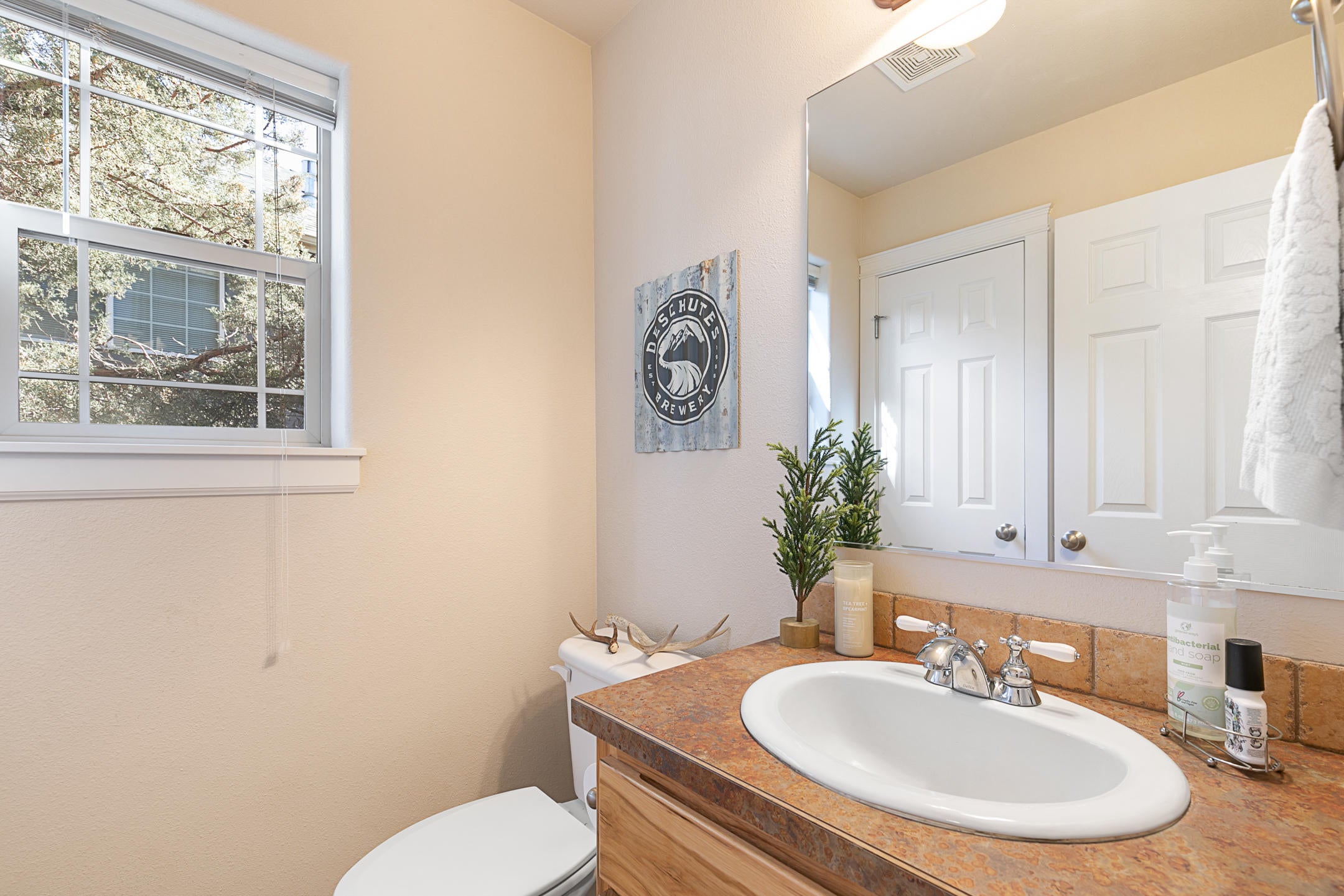 20871 Nova Loop Bend, OR 97701 - Photo 13 of 17 2021_04_20_20781_nova_loop-4
