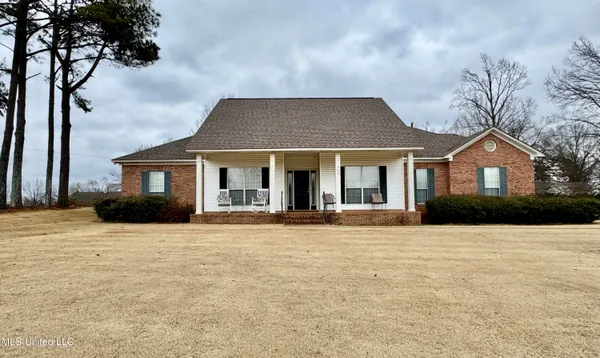 $349,900 | 306 Hickory Lane, Batesville, MS 38606