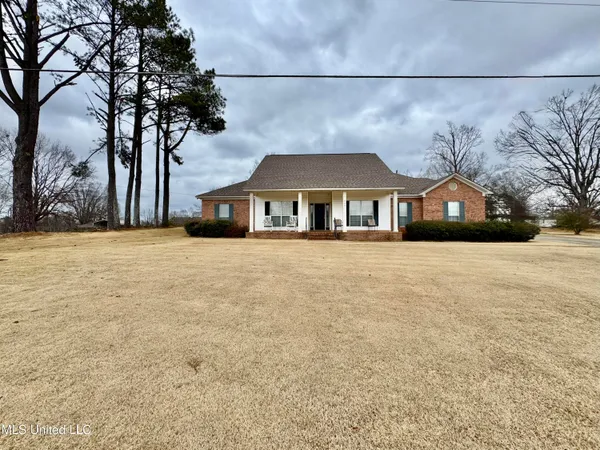 $349,900 | 306 Hickory Lane, Batesville, MS 38606