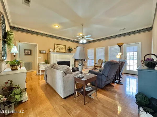 $349,900 | 306 Hickory Lane, Batesville, MS 38606