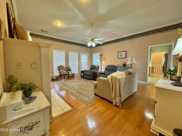 $349,900 | 306 Hickory Lane, Batesville, MS 38606