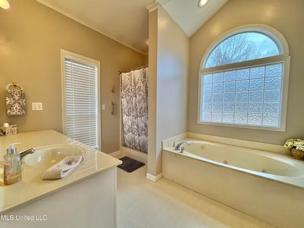 $349,900 | 306 Hickory Lane, Batesville, MS 38606