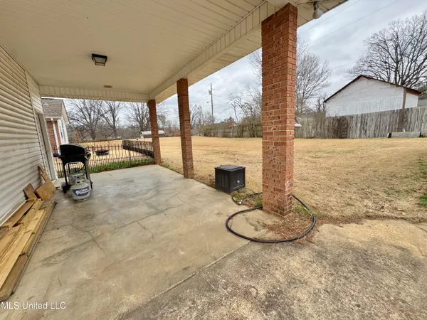 $349,900 | 306 Hickory Lane, Batesville, MS 38606
